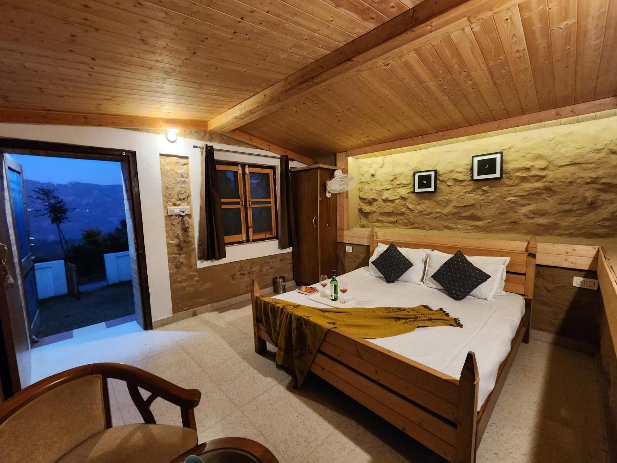 Pine Valley Resort Kasauli Kültér fotó